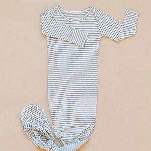 Solly Baby NB sleep gown white with black stripes